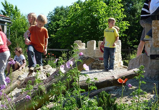 Naturnaher Spielbereich Grundschule Lengdorf